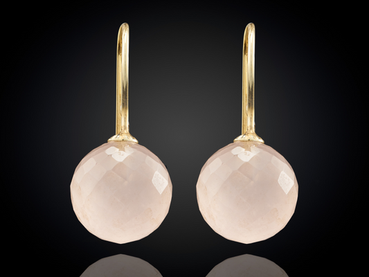 Snoepjes | 14 karaat geelgouden oorhangers met roze rozenkwarts | balvormig 10 mm