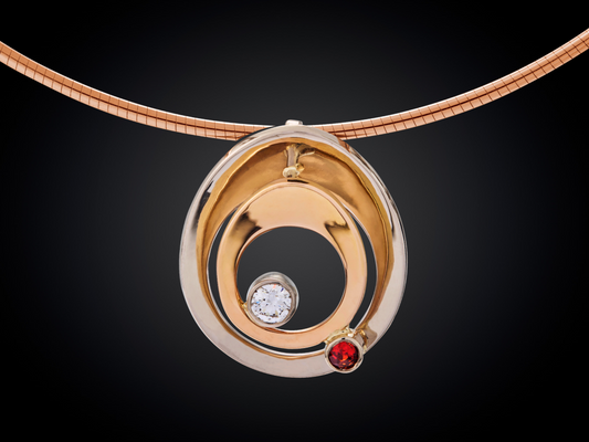Zonsopgang |18 karaat bicolor rood-witgouden dubbele zonsopganghanger met 0.20crt diamant TW vvs en granaat